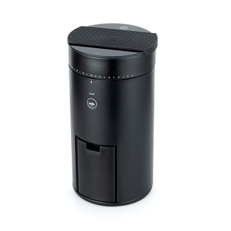 coffee-grinder_uniform_wsfbs-200b_angle_mat Wilfa Svart Uniform kaffekvern med vekt (WSFBS-200B)