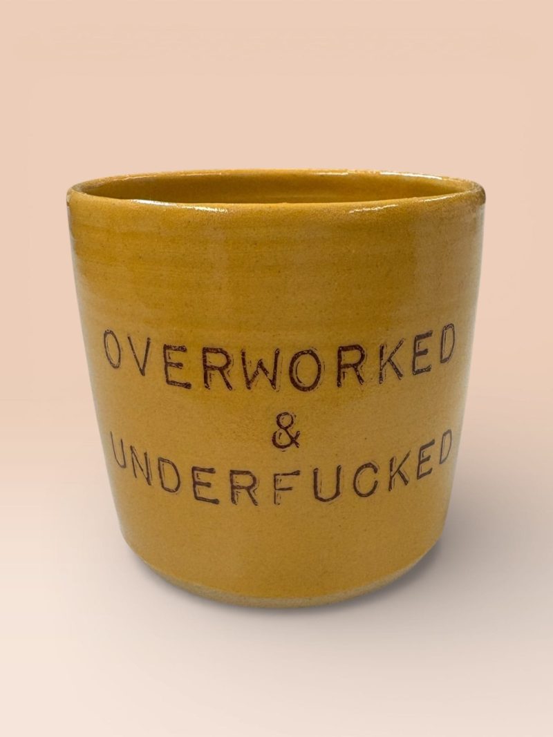 Kaffekopp fra The Clay Lab - Overworked & Underfucked